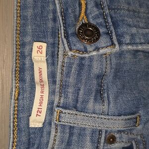 Womens Levis size 26